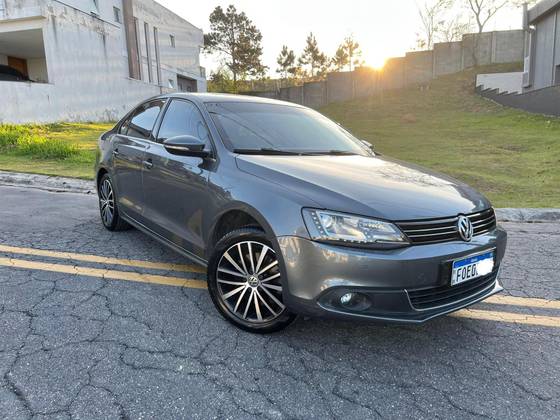 VOLKSWAGEN JETTA 2.0 TSI HIGHLINE 211CV GASOLINA 4P TIPTRONIC